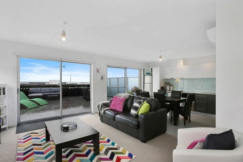 APOLLO 13 PENTHOUSE - Free Wifi & Huge Terrace! - QLD Tourism 0