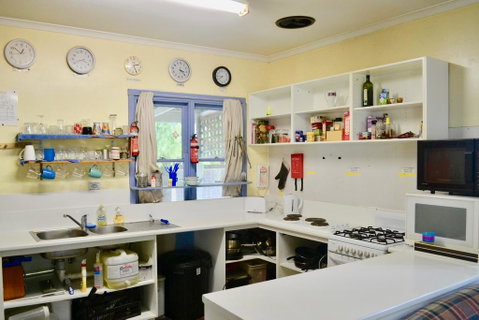 Apollo Bay Backpackers - QLD Tourism 3