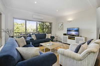 APOLLO BAY HOLIDAY HOUSE - walk to beach  wifi
