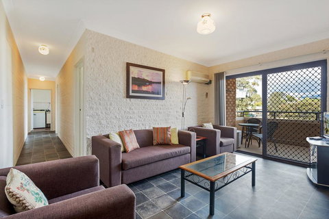 Apollo Unit 14 - Queensland Tourism 0