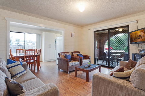 Apollo Unit 20 - Queensland Tourism 0