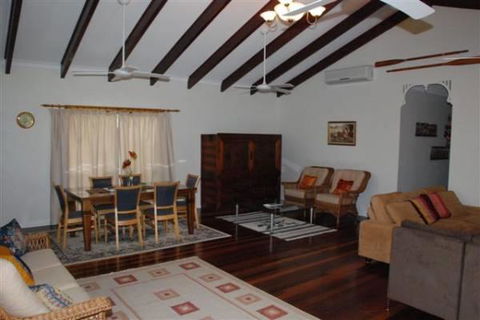 Appian Beach House - QLD Tourism 2