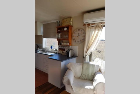 Appin Homestay Country Cabin - QLD Tourism 3