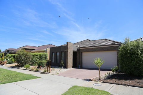 Apple House - Queensland Tourism 0