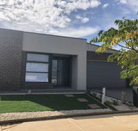 Apple House Tarneit North - Queensland Tourism