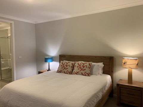 Apple House Truganina - QLD Tourism 3