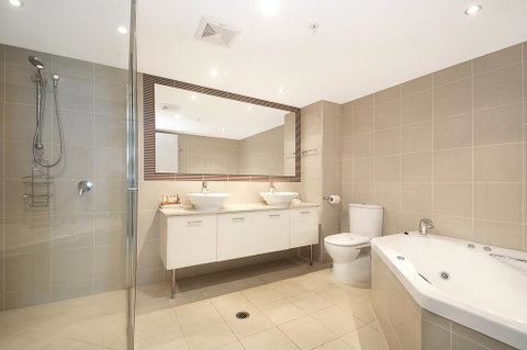 Aqua Vista Resort - QLD Tourism 1