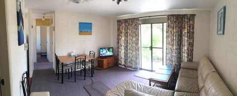 Aquarius Holiday Apartments - Queensland Tourism 3