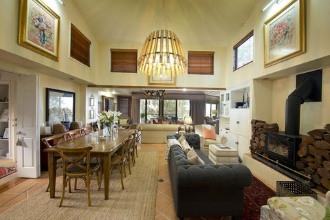 Arabella Guesthouse - QLD Tourism 2
