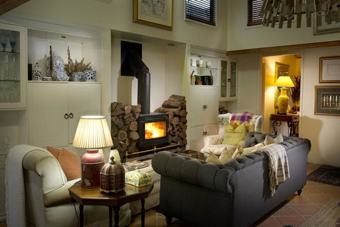 Arabella Guesthouse - QLD Tourism 0