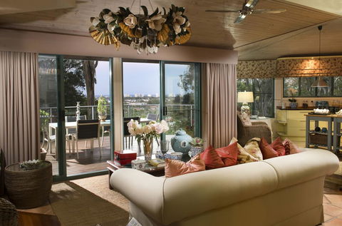 Arabella Guesthouse - QLD Tourism 3
