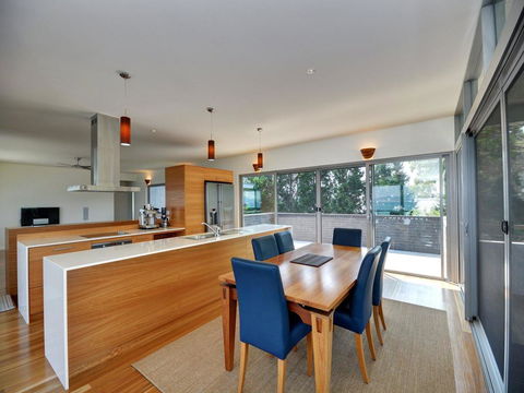 Architectural Design On The Beach - QLD Tourism 3
