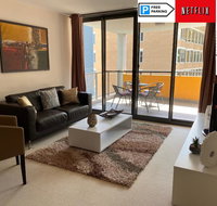 ARENA RESORT STYLE EXEC FREE NETFLIX WIFI WINE - QLD Tourism