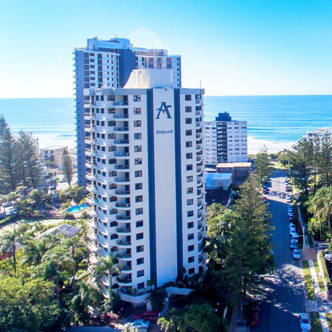Aristocrat Apartments - Queensland Tourism 3