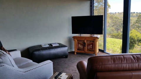 Armalong Winery Chalets - Queensland Tourism 3