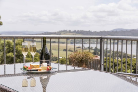 Armalong Winery Chalets - Queensland Tourism 0