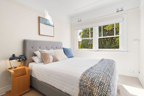 Art Deco Apartment Steps From Harbour And Beach - Queensland Tourism 1