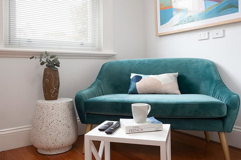 Art Deco Designer Studio In Lewisham - Queensland Tourism 1