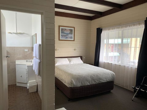 Ashton Motel - QLD Tourism 0