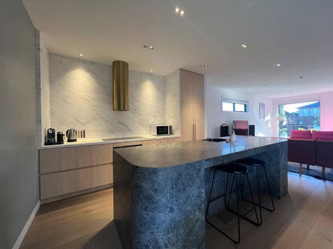 Luxurious Family Retreat - Queensland Tourism 0