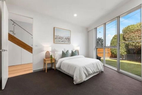 Luxury Beach House With Bay Views, Rooftop & Lift - Queensland Tourism 1