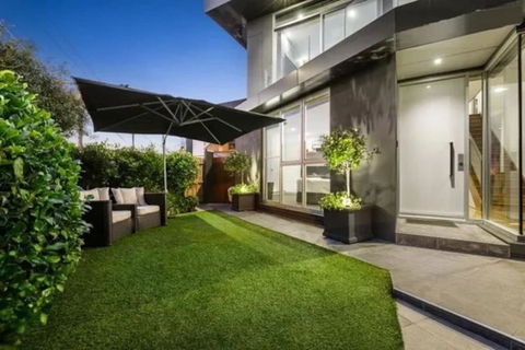 Luxury Beach House With Bay Views, Rooftop & Lift - Queensland Tourism 3