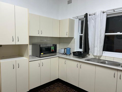Luxury House 3 Bedrooms - QLD Tourism 1