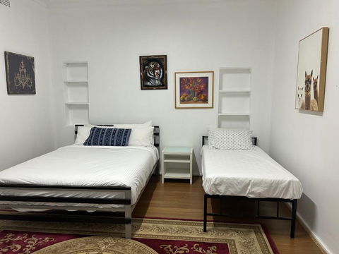 Luxury House 3 Bedrooms - QLD Tourism 0