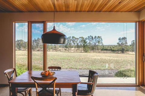 Luxury Retreat At Barham Avocados - QLD Tourism 3