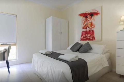 M102 West Perth Studio Apartment Near Kings Park - QLD Tourism 0