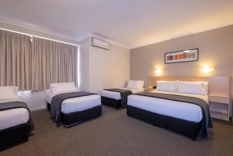 Maclin Lodge Motel - QLD Tourism 2