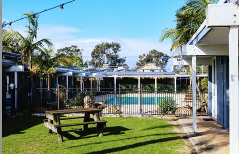 Mallacoota Hotel Motel - Queensland Tourism 2