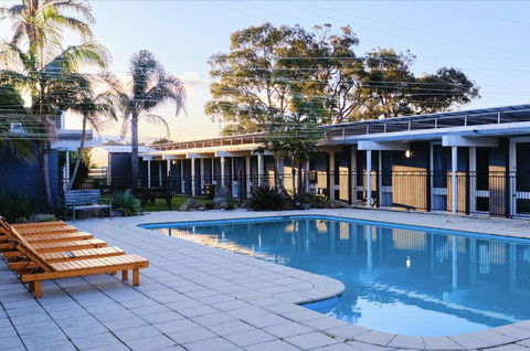 Mallacoota Hotel Motel - Queensland Tourism 1