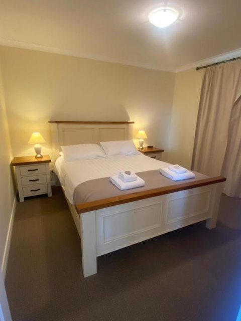 Manyat Peak Cottages Boobook - QLD Tourism 1