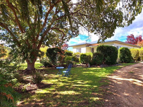 Marnita Farmhouse At Golden Grove Estate Winery - QLD Tourism 1