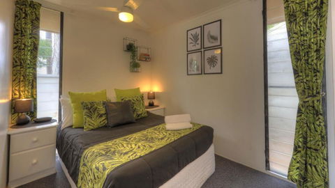 Maroochy River Bungalows - QLD Tourism 1