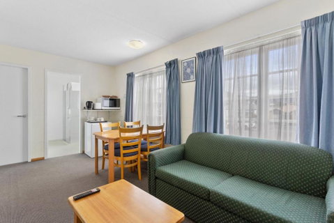 Martin Cash Motel - QLD Tourism 1