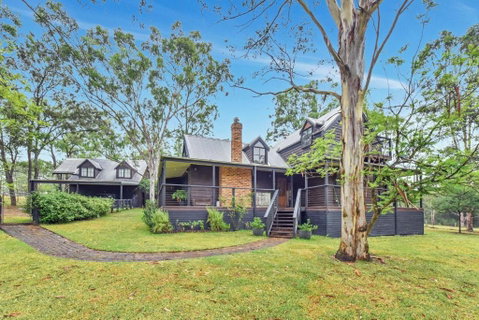 Meadowbrook Manor In North Rothbury - QLD Tourism 1