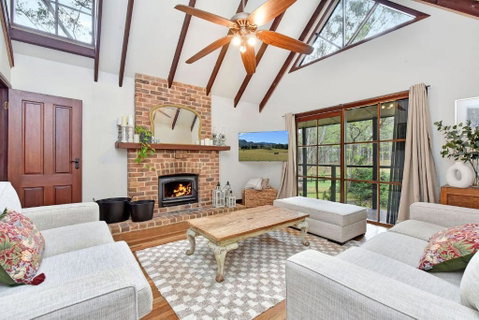 Meadowbrook Manor In North Rothbury - QLD Tourism 2