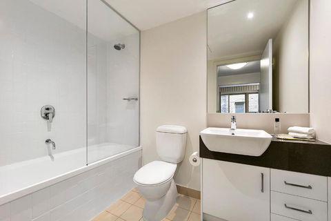 Melbourne Carlton Central Apartment Hotel Official - QLD Tourism 2