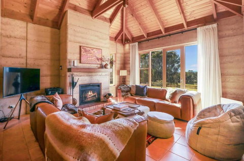 Melliodora - Relax, Unwind & Recharge - Queensland Tourism 2