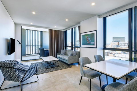 Meriton Suites Liverpool - QLD Tourism 1