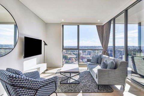 Meriton Suites Liverpool - QLD Tourism 0