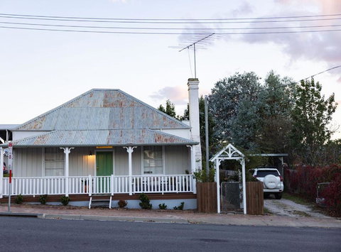 Mill Cottage - QLD Tourism 0