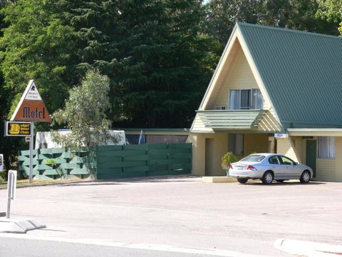 Millers Cottage Motel - QLD Tourism 0