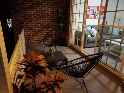 Modern 2BR Apartment With Parking - QLD Tourism 3