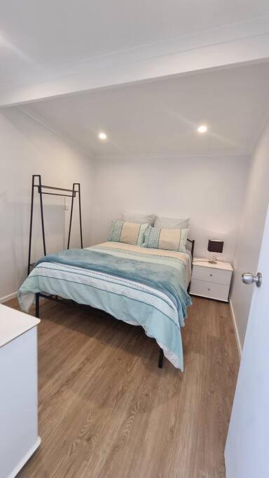 Modern 1 Bedroom Studio Free Parking Close To CBD - Queensland Tourism 2
