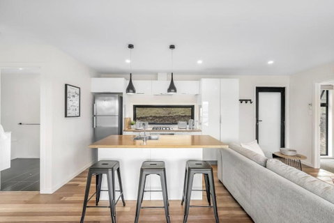 Modern And Scenic Valley Escape - QLD Tourism 0