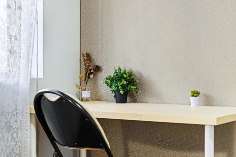 Modern Private Single Room - Centrally Located At Liverpool - Shared Bathroom - Queensland Tourism 2