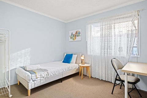 Modern Private Single Room - Centrally Located At Liverpool - Shared Bathroom - Queensland Tourism 0